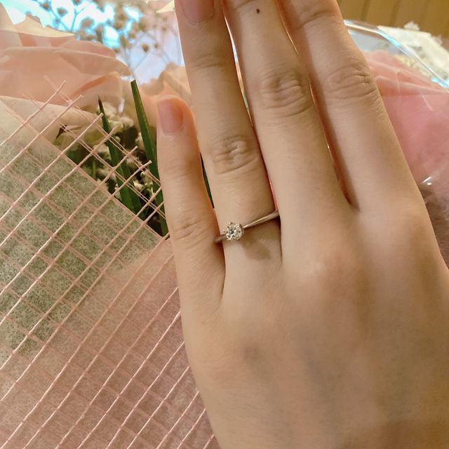 【アイプリモ(I-PRIMO)の口コミ】 ダイヤモンドが１つだけ付いているデザインが良く、前々からこう言ったも…