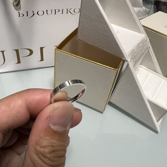 【ENUOVE(イノーヴェ)の口コミ】 仕事中も着用する為、あまり派手ではないデザインやカラーを選びました。
…