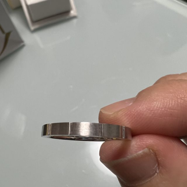 【ENUOVE(イノーヴェ)の口コミ】 おしゃれなデザイン且つ、値段や、結婚指輪と言うことで旦那と似たデザイ…