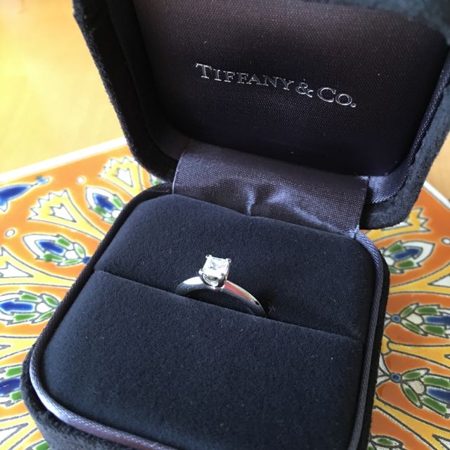 【ティファニー(Tiffany & Co.)の口コミ】 どうしてもスクエアの指輪が欲しかったのでカルティエと悩みましたが、テ…