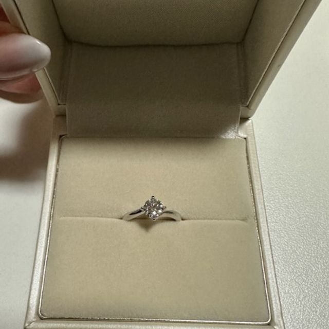 【宝寿堂(ほうじゅどう)の口コミ】 最初は色んなブランドでメレダイヤがびっしりと付いているゴージャスな指…