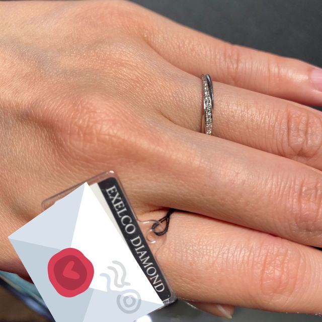 【エクセルコダイヤモンド(EXELCO DIAMOND)の口コミ】 デザインが派手すぎないけどダイヤの数が多かったりラインが入っていたり…