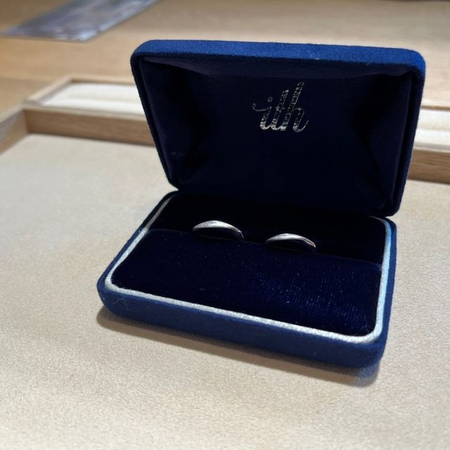 【ith(イズ)の口コミ】 様々な形状のリングを試着し、テクスチャを見せていただき、つくり手の職…