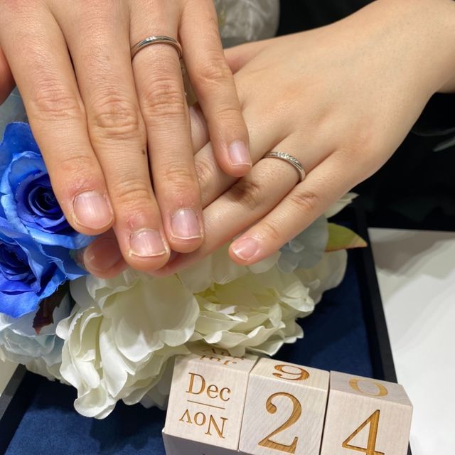 【4℃ BRIDAL(ヨンドシーブライダル)の口コミ】 2020年限定デザインで、二つの輪が重なっていて夫婦を現しているとの話を…