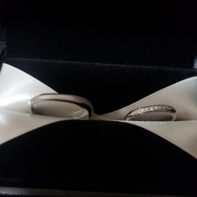 【エクセルコダイヤモンド(EXELCO DIAMOND)の口コミ】 普段もつけられるように派手すぎないデザインにしたいと思いましたので、…