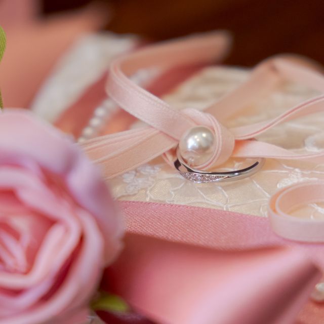 【アンジェリックフォセッテ(Angelique Fossette)の口コミ】 婚約指輪は、別ブランドの物だがあえて手頃でデザインが良いブランドを探…