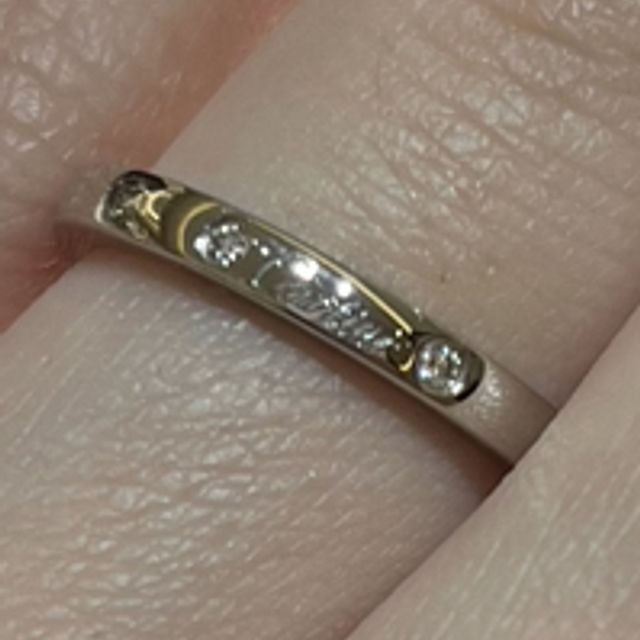 【カルティエ(Cartier)の口コミ】 カルティエならではのデザインで高級感がある。カルティエに憧れている方…
