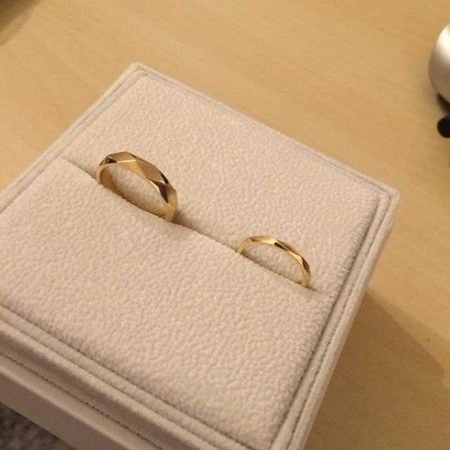 【AFFLUX(アフラックス)の口コミ】 結婚指輪で、常につけるつもりでしたので石は要らず、凝ったデザインのも…