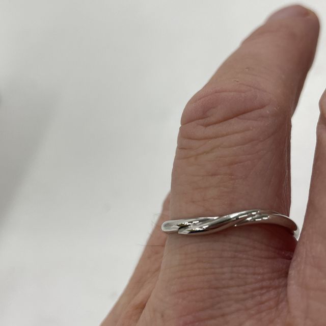 【ケイウノ ブライダル(K.UNO BRIDAL)の口コミ】 デザインと着け心地が良かったのが購入の決め手でした。また夫婦共々ディ…