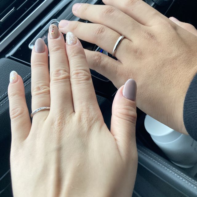 【アイプリモ(I-PRIMO)の口コミ】 ストレートの指輪に、斜めにデザインが入っている指輪を購入しました。デ…