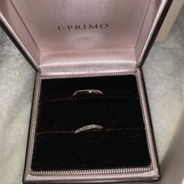 【アイプリモ(I-PRIMO)の口コミ】 2人とも似合う指輪で、存在感のあるデザインを求めていました。プラチナで…