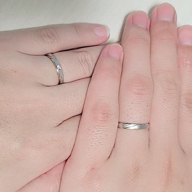 【GALA JEWELRY(ガラジュエリー)の口コミ】 シンプルすぎず、派手すぎず、というデザインを探していたので、いろいろ…