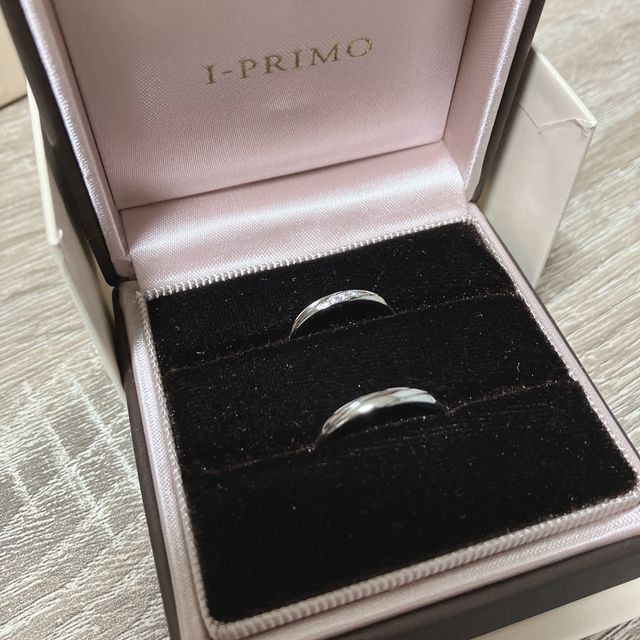 【アイプリモ(I-PRIMO)の口コミ】 ペアにすると道が繋がったようなデザインが素敵だったので選びました。ア…