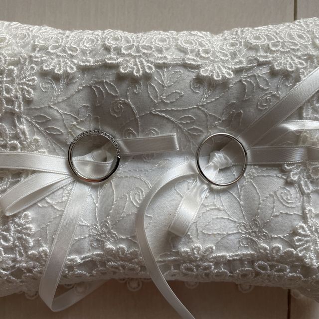 【ギンザタナカブライダル(GINZA TANAKA BRIDAL)の口コミ】 結婚指輪のダイヤモンドを奮発して購入したため、妻と相談の上、夫はシン…