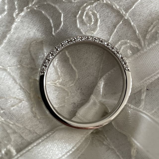 【ギンザタナカブライダル(GINZA TANAKA BRIDAL)の口コミ】 結婚指輪のダイヤモンドを奮発して購入したため、妻と相談の上、夫はシン…