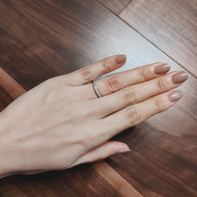 【ラザール ダイヤモンド(LAZARE DIAMOND)の口コミ】 ウェーブタイプのハーフエタニティリングで毎日つけれるような指輪を探し…