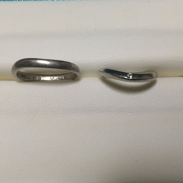 【銀座ダイヤモンドシライシの口コミ】 婚約指輪をこちらのブランドで購入し気に入っておりましたので、結婚指輪…