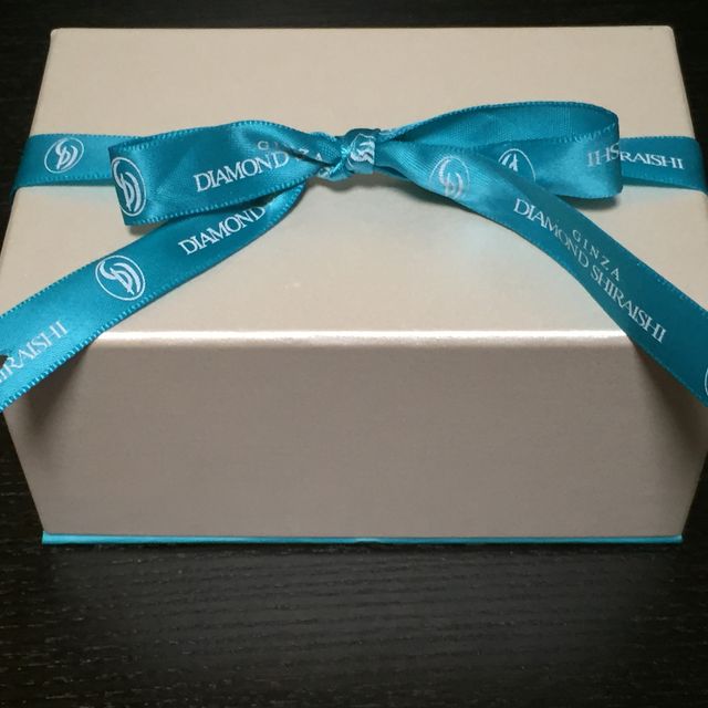 【銀座ダイヤモンドシライシの口コミ】 婚約指輪をこちらのブランドで購入し気に入っておりましたので、結婚指輪…