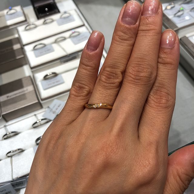 【アイプリモ(I-PRIMO)の口コミ】 太さやウェーブの加減がちょうどよく、普段指輪をつける習慣がないが、手…