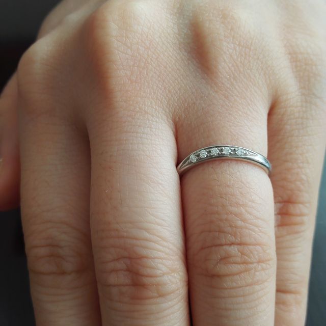 【ラザール ダイヤモンド(LAZARE DIAMOND)の口コミ】 色々はめてみて１番しっくりきたので決めました。軽くてあんまりつけてる…