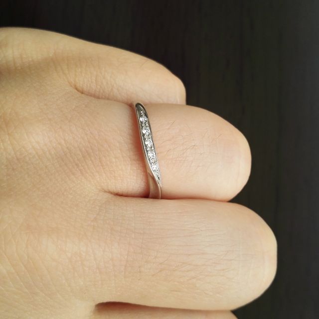 【ラザール ダイヤモンド(LAZARE DIAMOND)の口コミ】 色々はめてみて１番しっくりきたので決めました。軽くてあんまりつけてる…