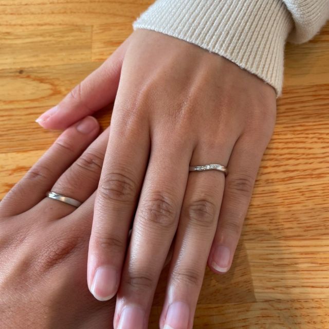 【銀座ダイヤモンドシライシの口コミ】 いろんな指輪を見て、ウェーブのものがいいなぁと思い探していました。ウ…