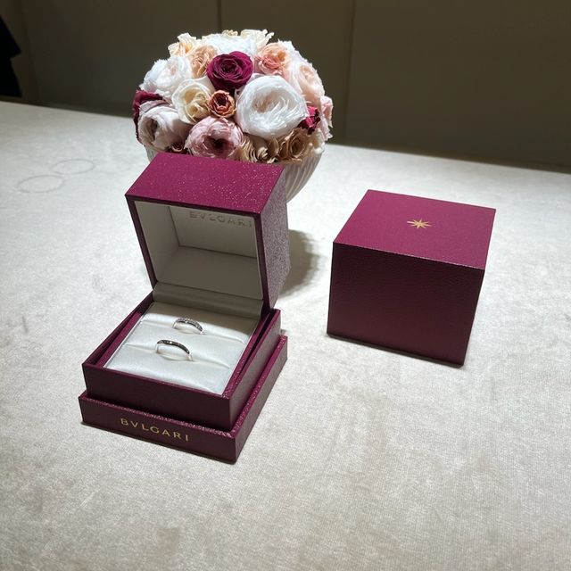 【ブルガリ(BVLGARI)の口コミ】 結婚指輪ということで、2人の感覚を大切にしました。
シンプルでありなが…