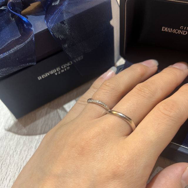 【銀座ダイヤモンドシライシの口コミ】 付け心地がとっても滑らかで気に入りました！
デザインも豊富で迷いました…