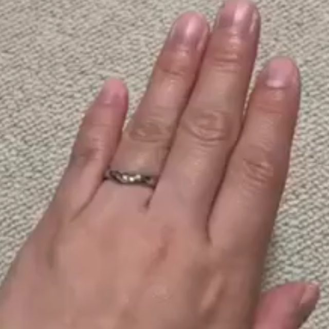 【CRAFY(クラフィ)の口コミ】 今回は結婚指輪を作成しました。
手作りで2人の一生の思い出に残る物が作…