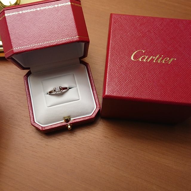 【カルティエ(Cartier)の口コミ】 旦那が内緒でプロポーズのときに用意してくれました。
決め手は旦那のお姉…