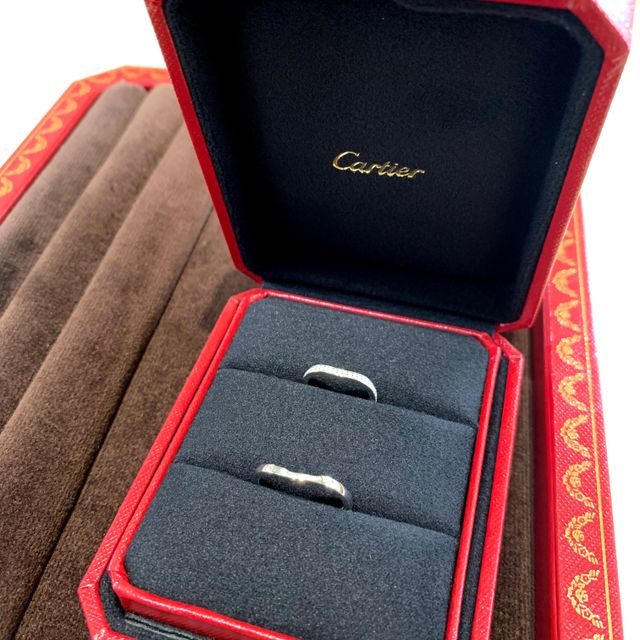 【カルティエ(Cartier)の口コミ】 なめらかなカーブがあり指が長く見えるデザインが気に入りました。
婚約指…