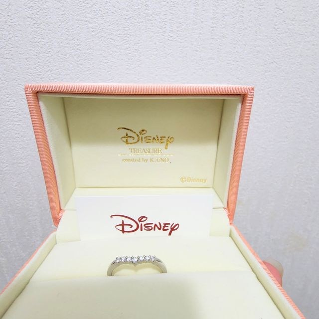 【ケイウノ ブライダル(K.UNO BRIDAL)の口コミ】 ホームページを見た時にこの指輪のデザインに一目惚れをしました。店舗に…