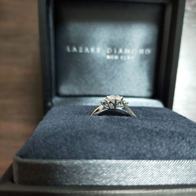 【ラザール ダイヤモンド(LAZARE DIAMOND)の口コミ】 事前にどんな形の指輪が置いてあるのかオンラインストアで調べてから伺い…