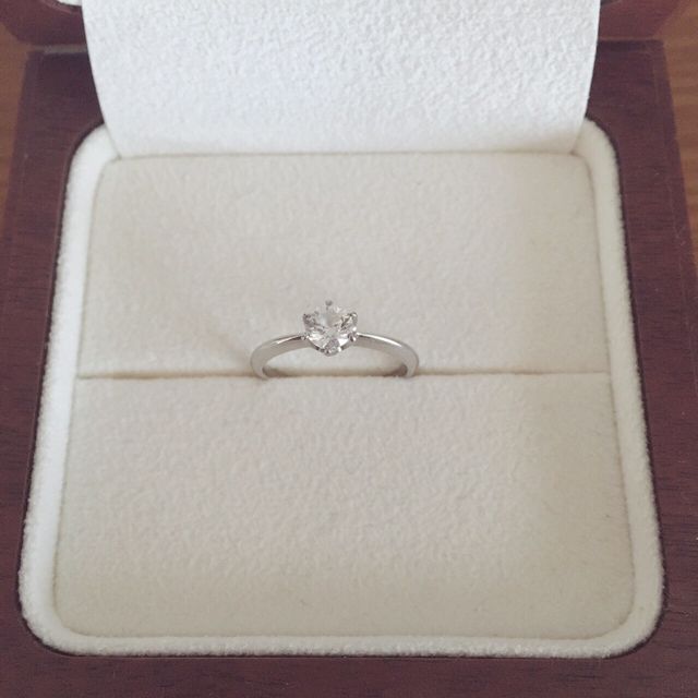 【Ponte Vecchio(ポンテヴェキオ)の口コミ】 生涯を通して使うブライダルリングなので非常に迷いましたが、生涯使うも…