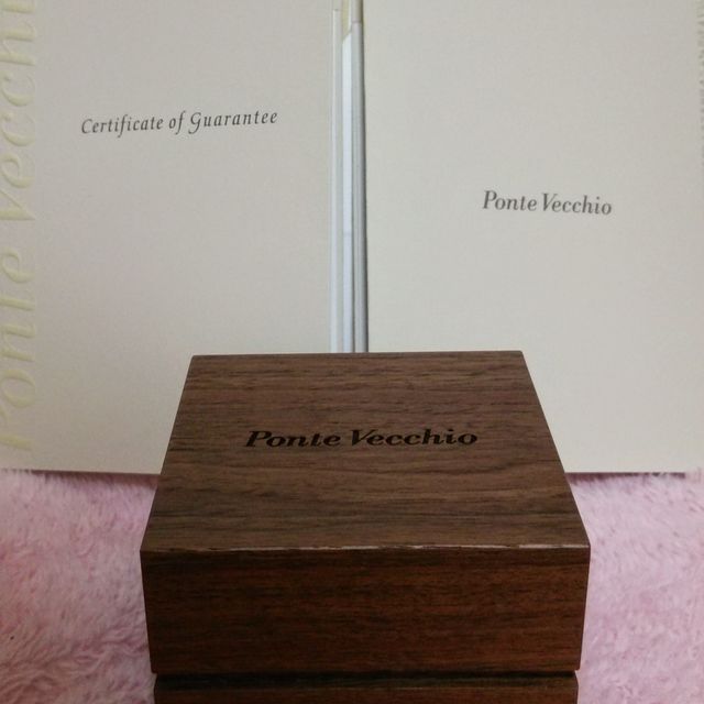 【Ponte Vecchio(ポンテヴェキオ)の口コミ】 婚約指輪と違い、ペアリングであること・ずっと身に付けるのでシンプルで…