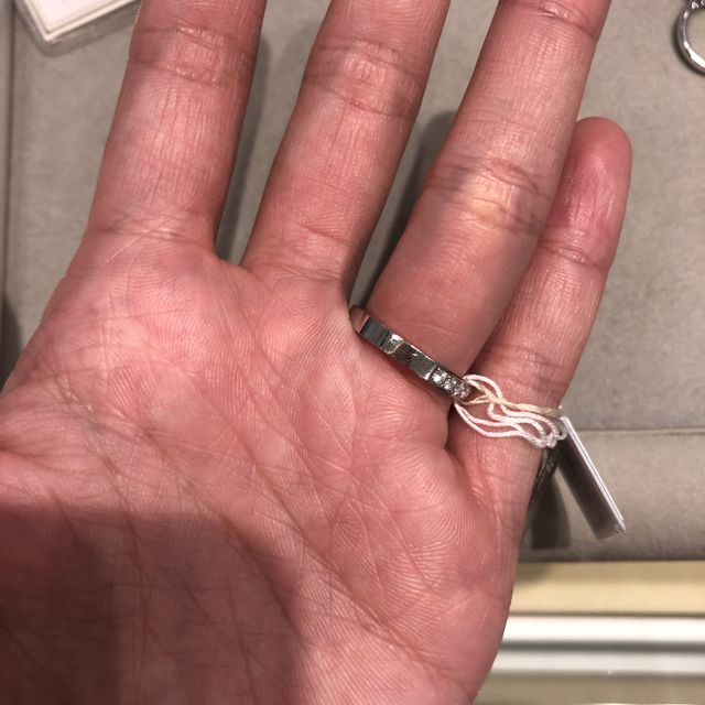 【WATANABE / 卸商社直営　渡辺の口コミ】 お値段は比較的お安いのにも関わらず、1つ1つのダイヤモンドの粒がとても…