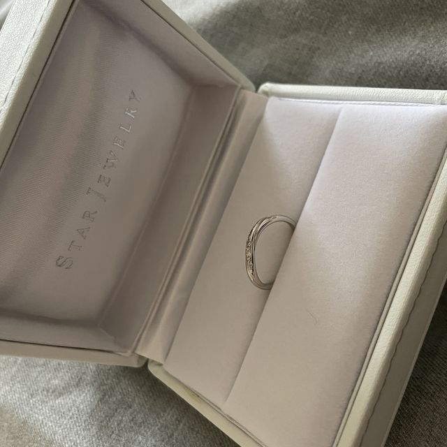 【STAR JEWELRY(スタージュエリー)の口コミ】 婚約指輪はあらかじめいらないと言っていました。その分結婚指輪はシンプ…