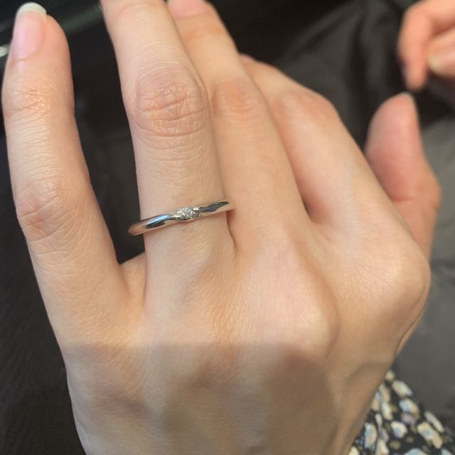 【銀座ダイヤモンドシライシの口コミ】 仕事でも使用でき、常時着用したいと思っていたので、シンプルでダイヤが…