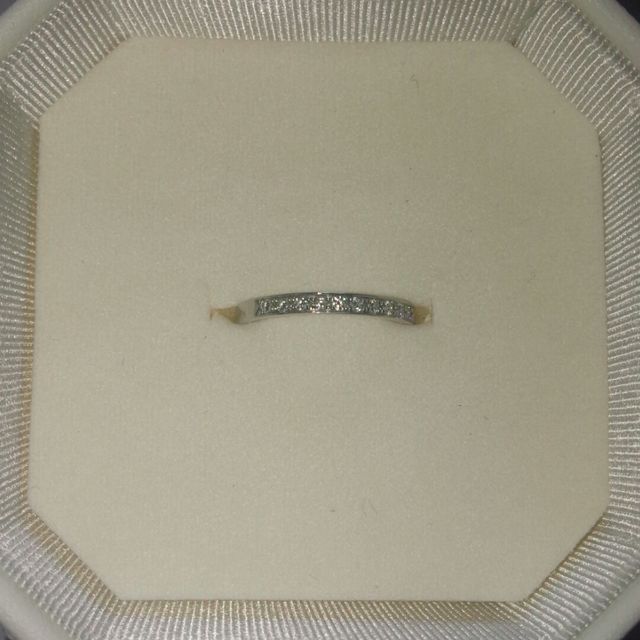 【4℃ BRIDAL(ヨンドシーブライダル)の口コミ】 キラキラしているダイヤがいっぱいはいっている指輪が欲しかったので、こ…