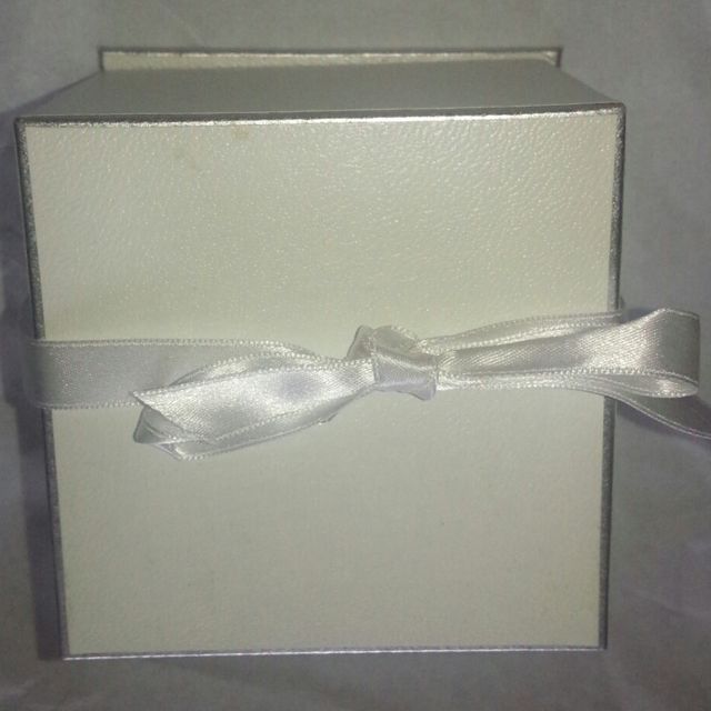 【4℃ BRIDAL(ヨンドシーブライダル)の口コミ】 キラキラしているダイヤがいっぱいはいっている指輪が欲しかったので、こ…