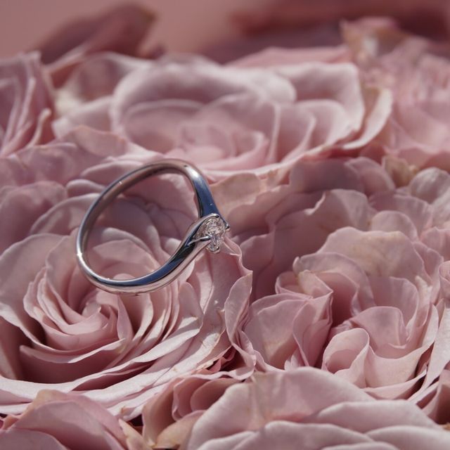 【ラザール ダイヤモンド(LAZARE DIAMOND)の口コミ】 私はシンプルなデザインが、相手は動きのあるリングが好みというところで…