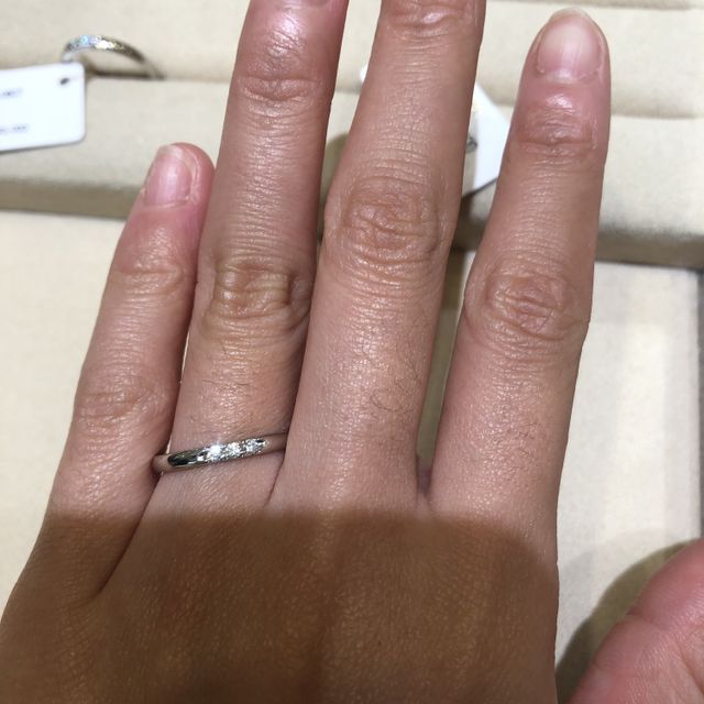 【MIKIMOTO(ミキモト)の口コミ】 3石のダイヤモンドがついたシンプルな指輪ですが、ダイヤモンドを入れると…