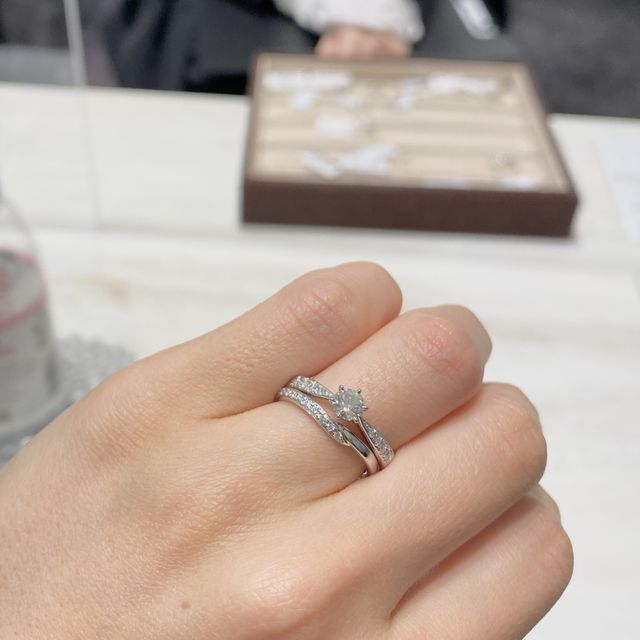 【TASAKI(タサキ)の口コミ】 ピアチェーレ ソリティア パヴェ リングを試着させていただきました。
細…
