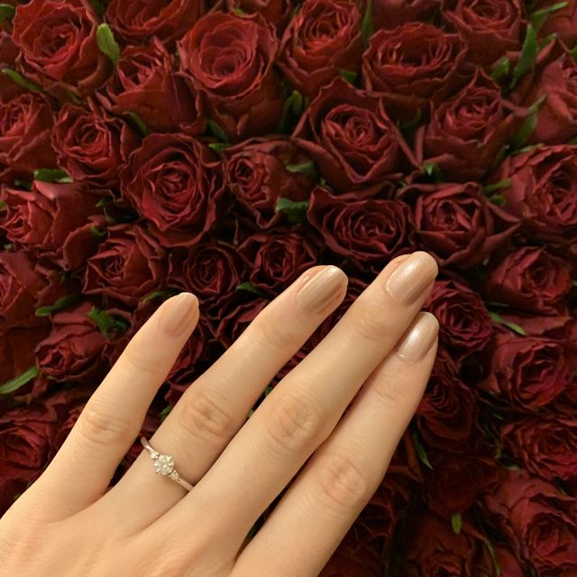 【ラザール ダイヤモンド(LAZARE DIAMOND)の口コミ】 デザインがかわいくて、輝きが素晴らしかった。
他にはないデザインで、も…