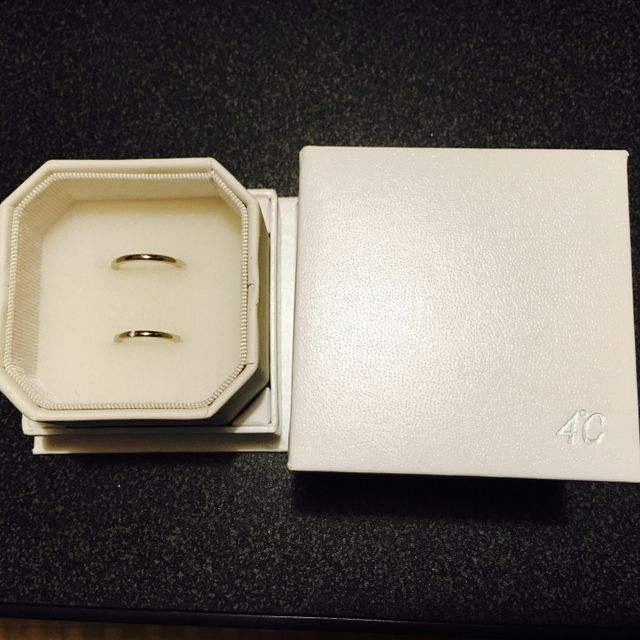 【4℃ BRIDAL(ヨンドシーブライダル)の口コミ】 婚約指輪に続き結婚指輪も4℃さんで購入しました♪婚約指輪のLady'sは…