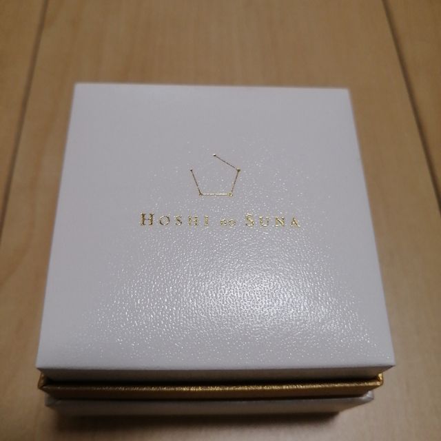【HOSHI no SUNA 星の砂(ほしのすな)の口コミ】 シンプルなのが良くて店舗で色々試着して決めました。
カーブのデザインが…