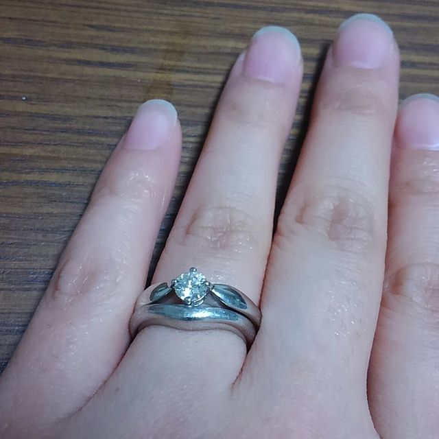 【ブルガリ(BVLGARI)の口コミ】 ダイヤが埋め込まれているタイプはゴツゴツしてしまうイメージがありまし…