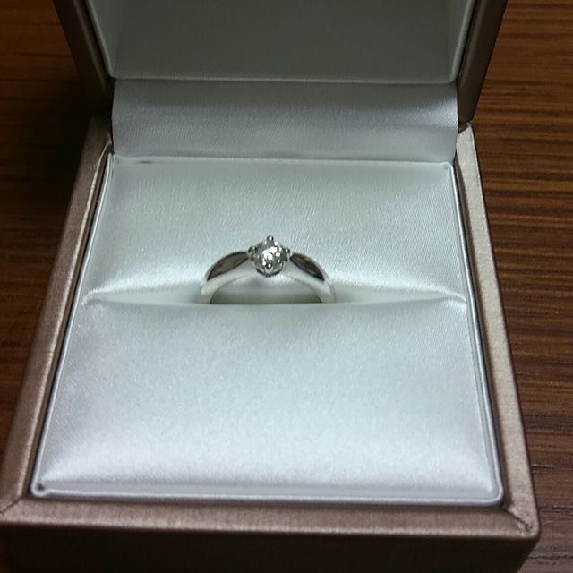 【ブルガリ(BVLGARI)の口コミ】 ダイヤが埋め込まれているタイプはゴツゴツしてしまうイメージがありまし…