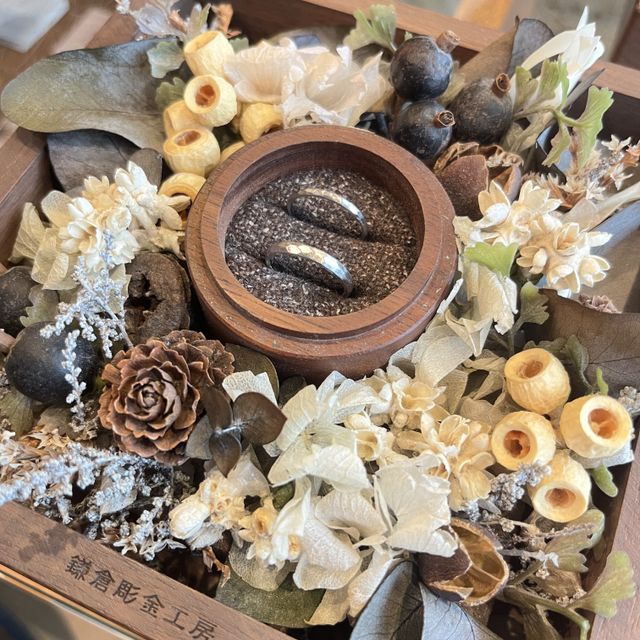 【鎌倉彫金工房の口コミ】 以前ペアリングを作成したため、今回もここで決めました。
デザインも自分…