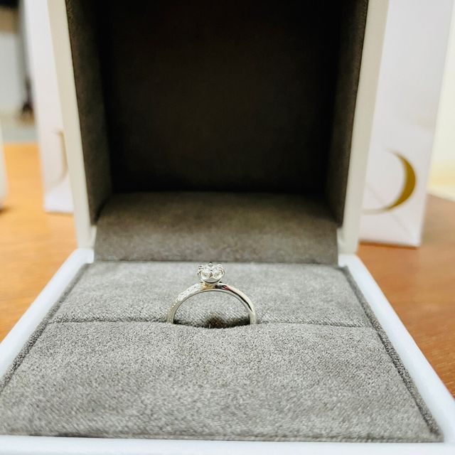 【Foulason(フレゾン)の口コミ】 デザインが可愛くて大人っぽくて価格がちょうど良かったから決めました。
…